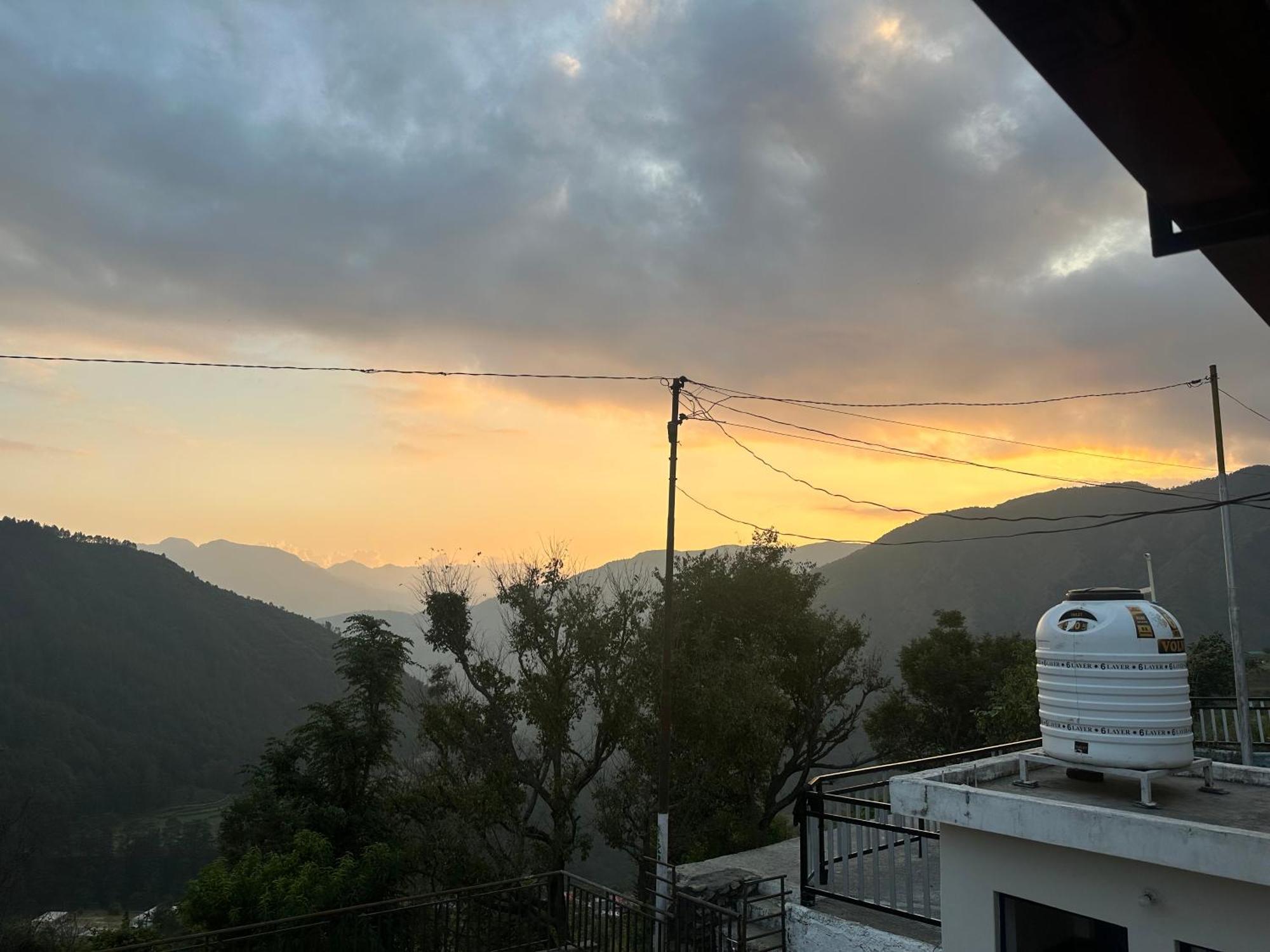 Deodar Village Homestay Devalsari Mussoorie Exteriör bild